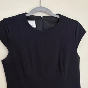 Akris Punto Black Cap-Sleeve Midi Dress with Tiered Hem